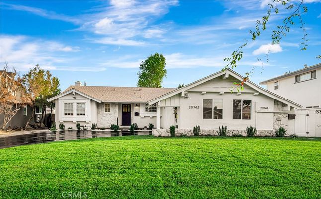 Backyard, Exterior, Facade, Ranch