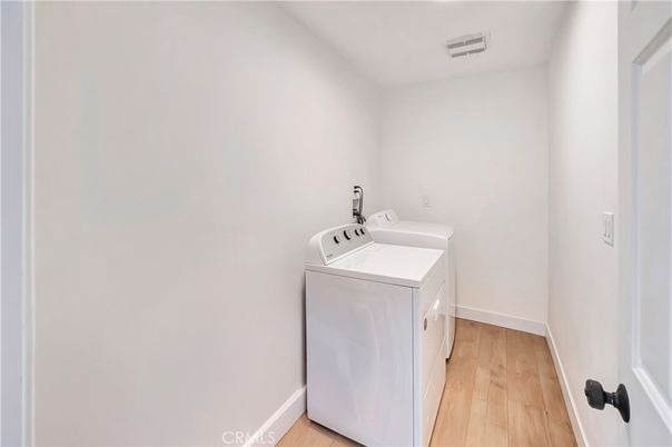 Interior, Washer, Wood Texture Flooring