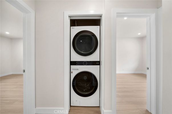 Interior, Recessed Lighting, Utility Closets, Washer, Wood Texture Flooring