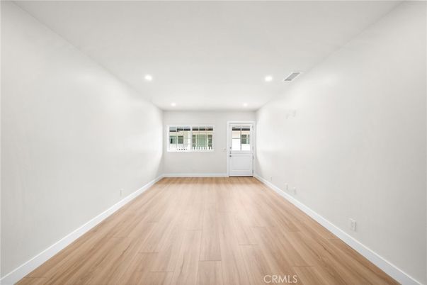 Empty room, Interior, Recessed Lighting, Wood Texture Flooring