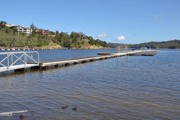 Exterior, Lake