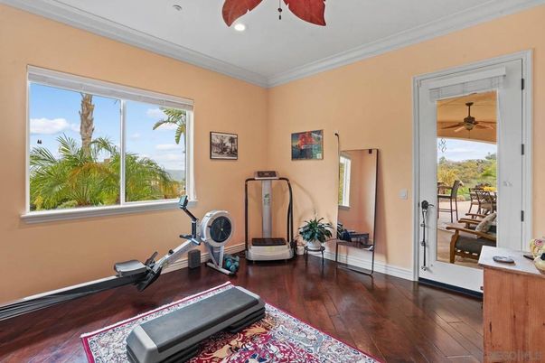 Fitness Equipment, Interior, Recessed Lighting, Wood Texture Flooring