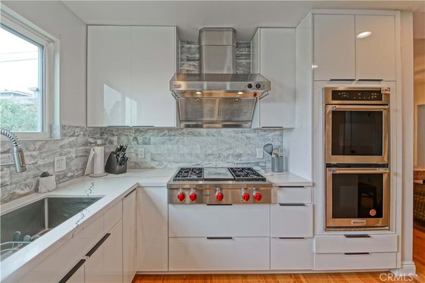 Interior, Kitchen, Stainless Steel Appliances, Wood Texture Flooring
