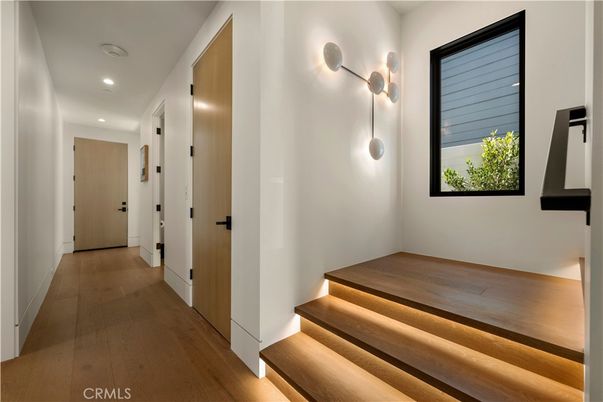 Interior, Recessed Lighting, Wood Texture Flooring