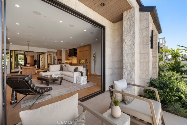 Exterior, Kitchen, Living room, Pendant Lights, Recessed Lighting