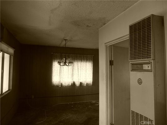 Empty room, Interior, Pendant Lights