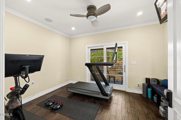 Fitness Equipment, Interior, Recessed Lighting, Wood Texture Flooring
