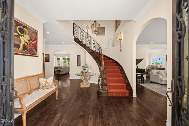 Interior, Piano, Recessed Lighting, Wood Texture Flooring