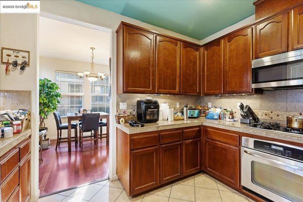 Chandelier, Dining room, Interior, Kitchen, Wood Texture Flooring