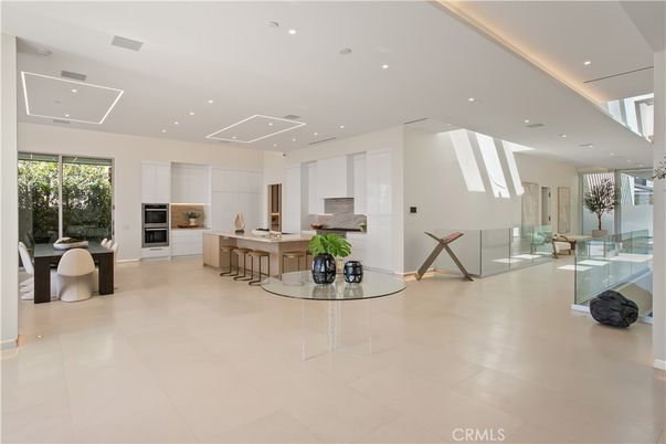 Dining room, Interior, Kitchen, Recessed Lighting, Stainless Steel Appliances