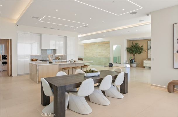 Dining room, Interior, Kitchen, Recessed Lighting, Stainless Steel Appliances