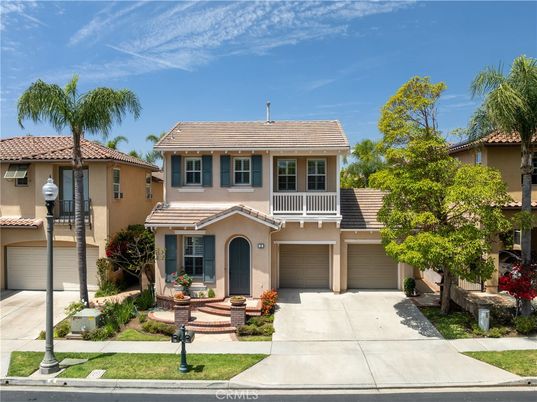 Attached, Exterior, Facade, Mediterranean