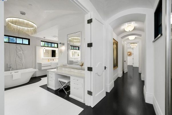 Bathroom, Chandelier, Free Standing Baths, Interior, Pendant Lights, Wood Texture Flooring