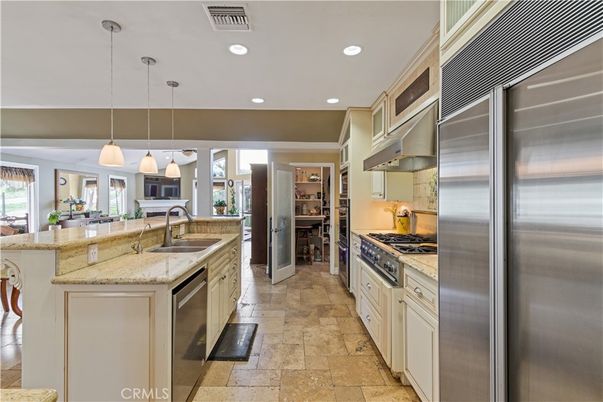Interior, Kitchen, Pendant Lights, Recessed Lighting, Stainless Steel Appliances