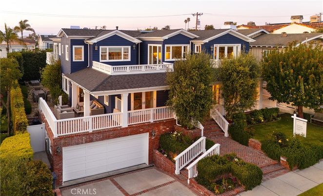 Attached, Exterior, Facade, Brick Facade, American Craftsman