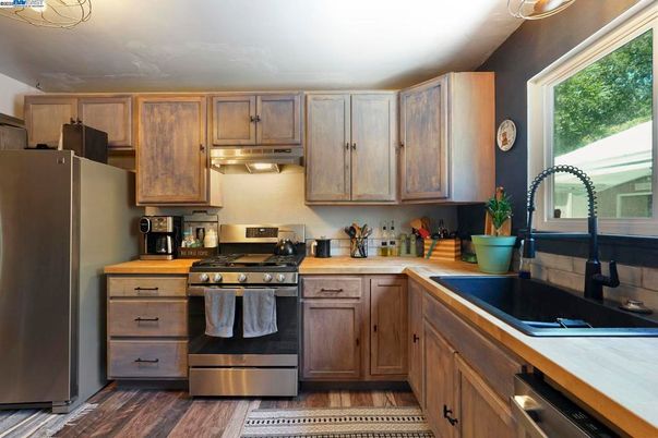 Interior, Kitchen, Stainless Steel Appliances, Wood Texture Flooring