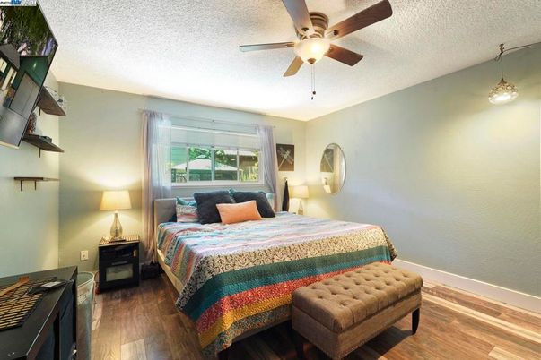 Bedroom, Interior, Pendant Lights, Wood Texture Flooring