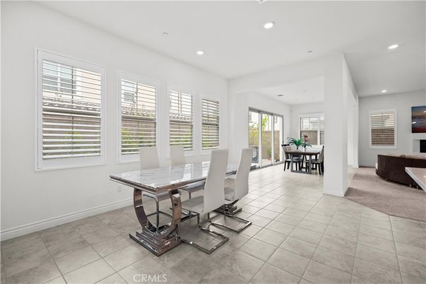 Dining room, Interior, Recessed Lighting