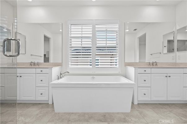 Bathroom, Dual Sink Vanities, Free Standing Baths, Interior, Recessed Lighting