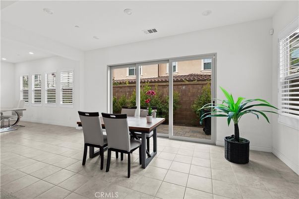 Dining room, Interior, Recessed Lighting