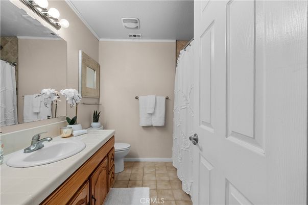 Bathroom, Interior, Tile Countertops
