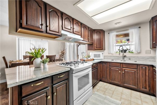 Dining room, Interior, Kitchen, Recessed Lighting