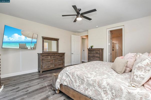 Bedroom, Interior, Water, Wood Texture Flooring