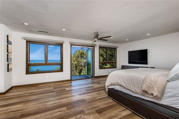 Bedroom, Interior, Recessed Lighting, Water, Wood Texture Flooring