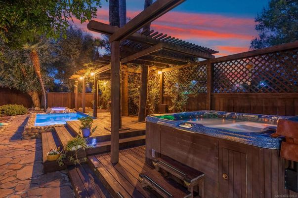 Exterior, Hot Tub
