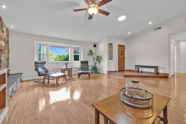 Interior, Recessed Lighting, Wood Texture Flooring