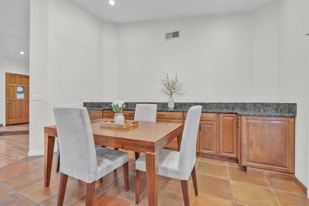 Dining room, Interior, Recessed Lighting