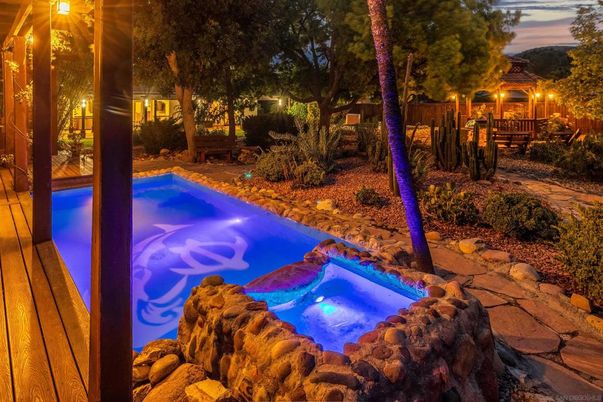 Exterior, Pool