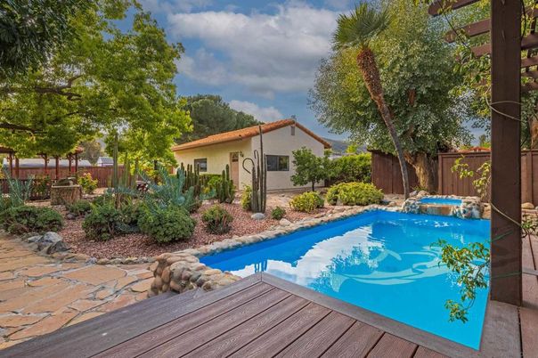 Exterior, Pool