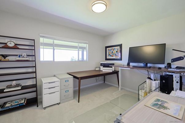 Home Office, Interior