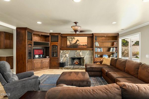Fireplace, Interior, Living room, Recessed Lighting