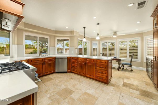 Dining room, Interior, Kitchen, Pendant Lights, Recessed Lighting, Stainless Steel Appliances