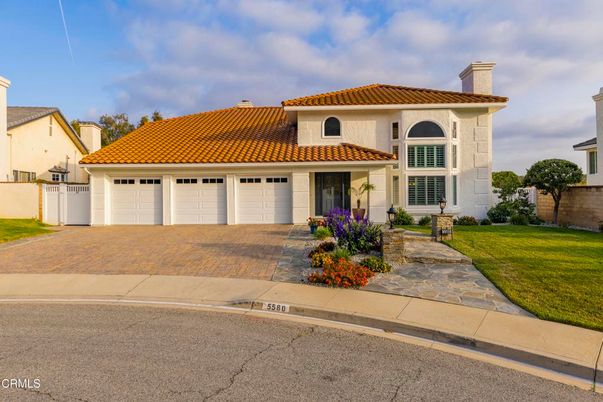 Attached, Exterior, Facade, Mediterranean