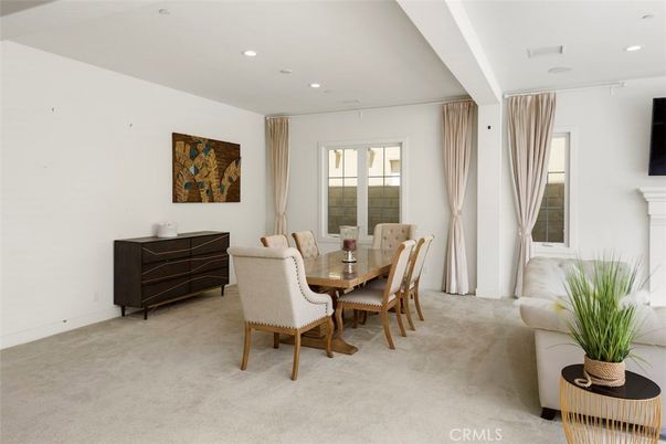 Dining room, Interior, Recessed Lighting