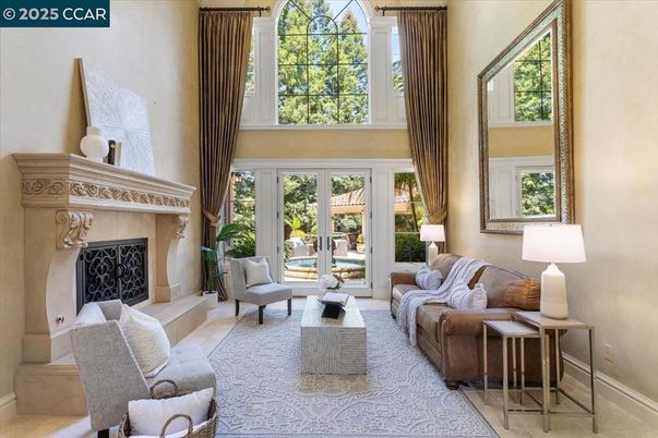 Fireplace, Interior, Living room