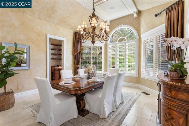 Chandelier, Dining room, Interior