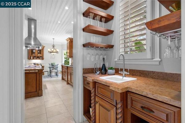 Chandelier, Dining room, Interior, Kitchen, Recessed Lighting, Stainless Steel Appliances