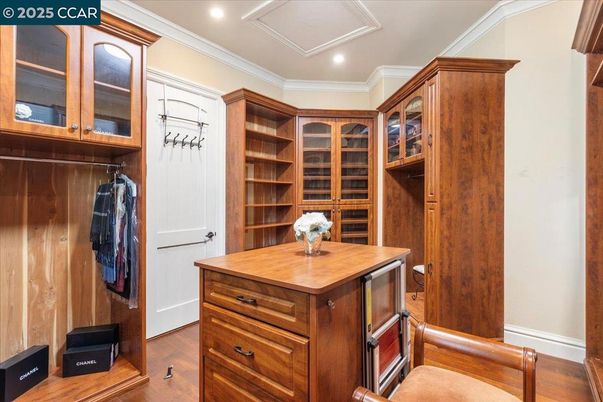 Interior, Recessed Lighting, Walk-in Closets, Wood Texture Flooring