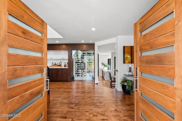Interior, Recessed Lighting, Wood Texture Flooring
