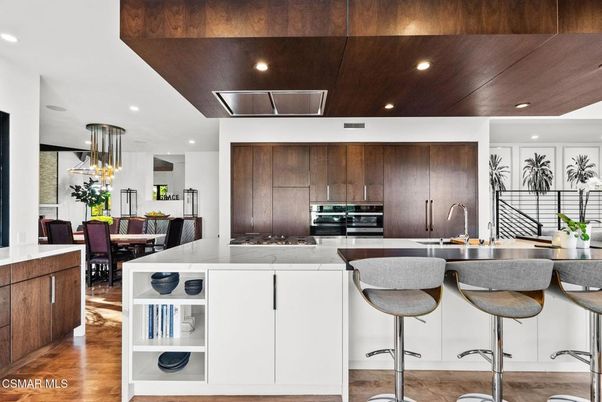 Dining room, Interior, Kitchen, Pendant Lights, Recessed Lighting, Stainless Steel Appliances, Wooden Ceilings, Wood Texture Flooring