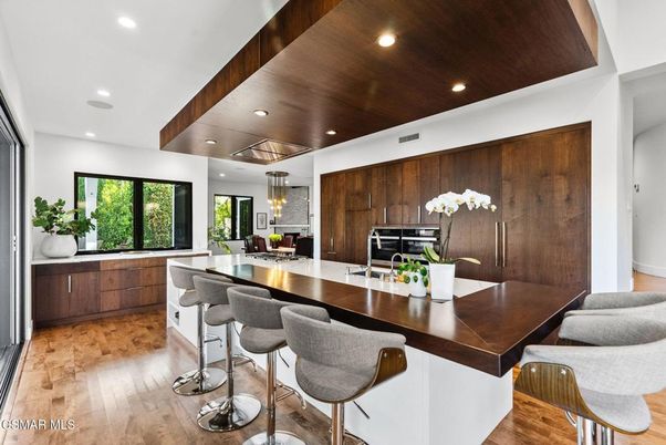 Dining room, Interior, Kitchen, Pendant Lights, Recessed Lighting, Stainless Steel Appliances, Wooden Ceilings, Wood Texture Flooring