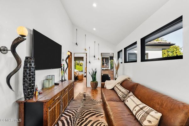 Fireplace, Interior, Living room, Pendant Lights, Recessed Lighting, Wood Texture Flooring