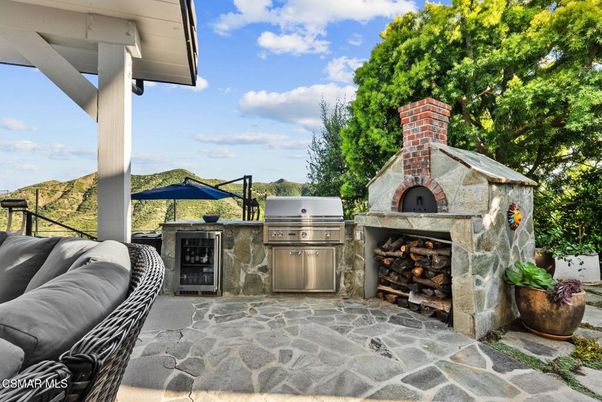 Exterior, Fireplace