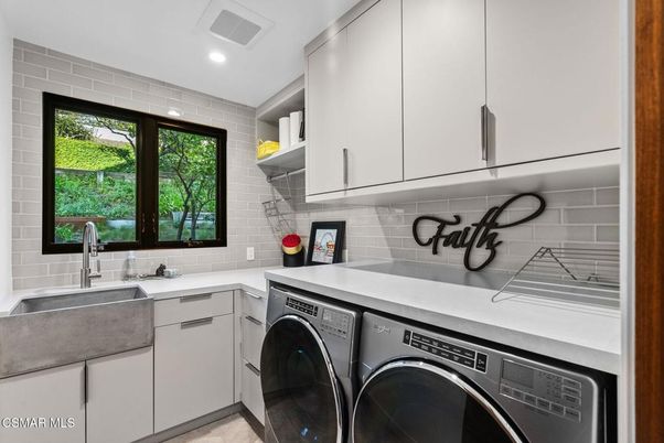 Interior, Recessed Lighting, Washer