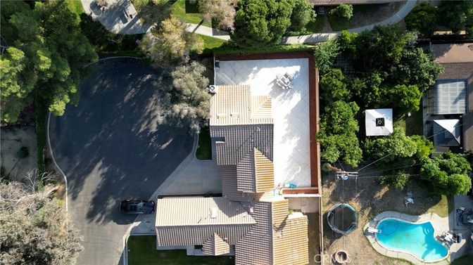 Exterior, Drone