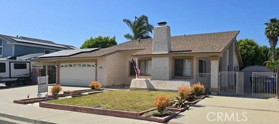 Attached, Exterior, Facade, Ranch